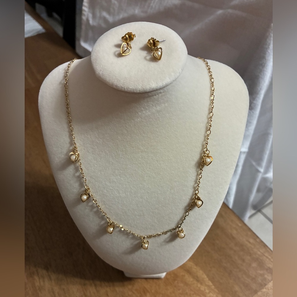 Vtg  gold Tone Necklace In Cage W/ Faux Pearls & Earrings Beautiful!